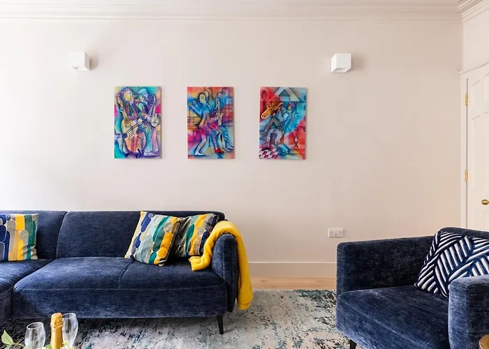 Russell House Suites