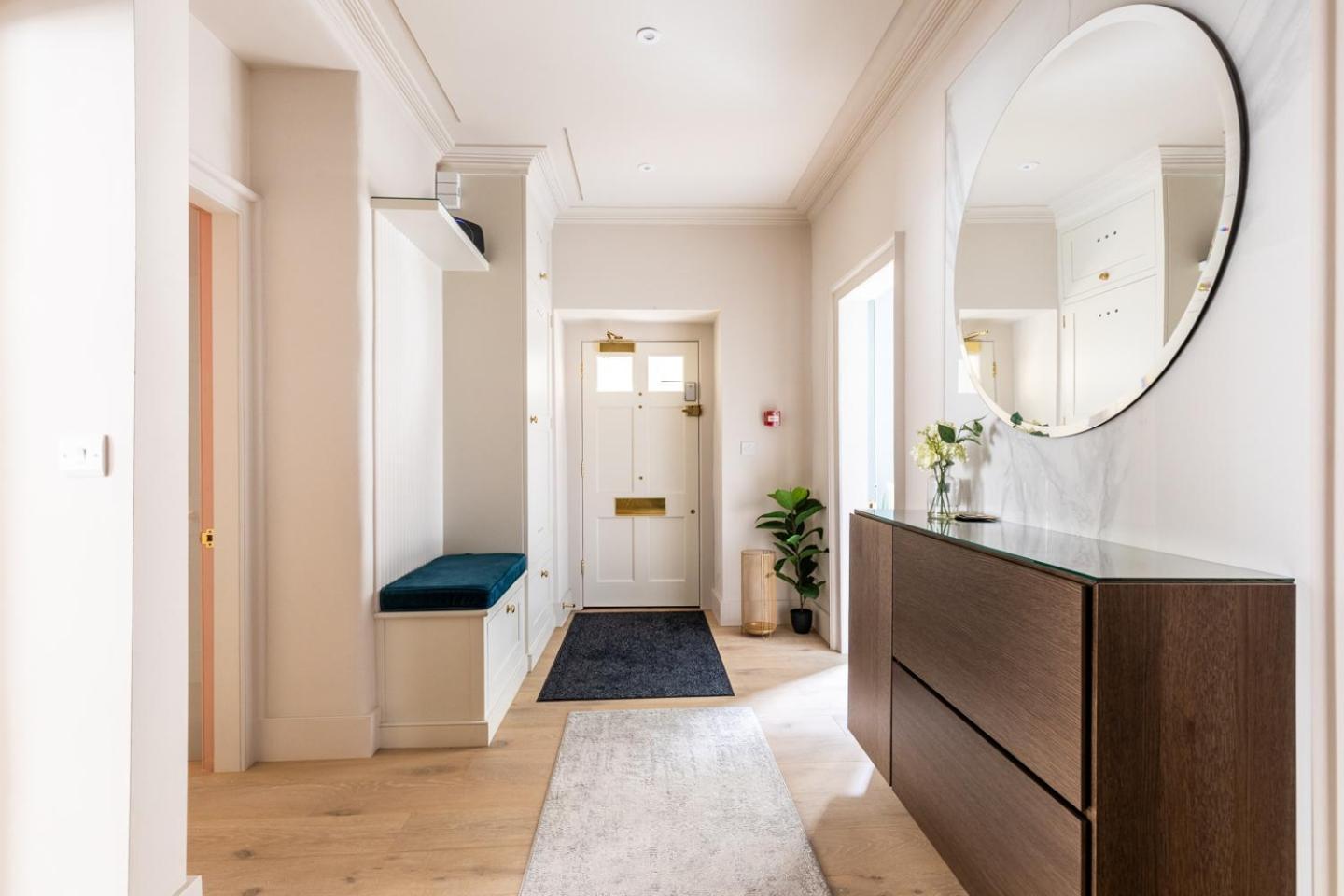 Russell House Апартаменты